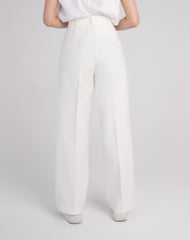 Chic white pants